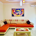 Seaside Stay-Private Parking-Prime Location