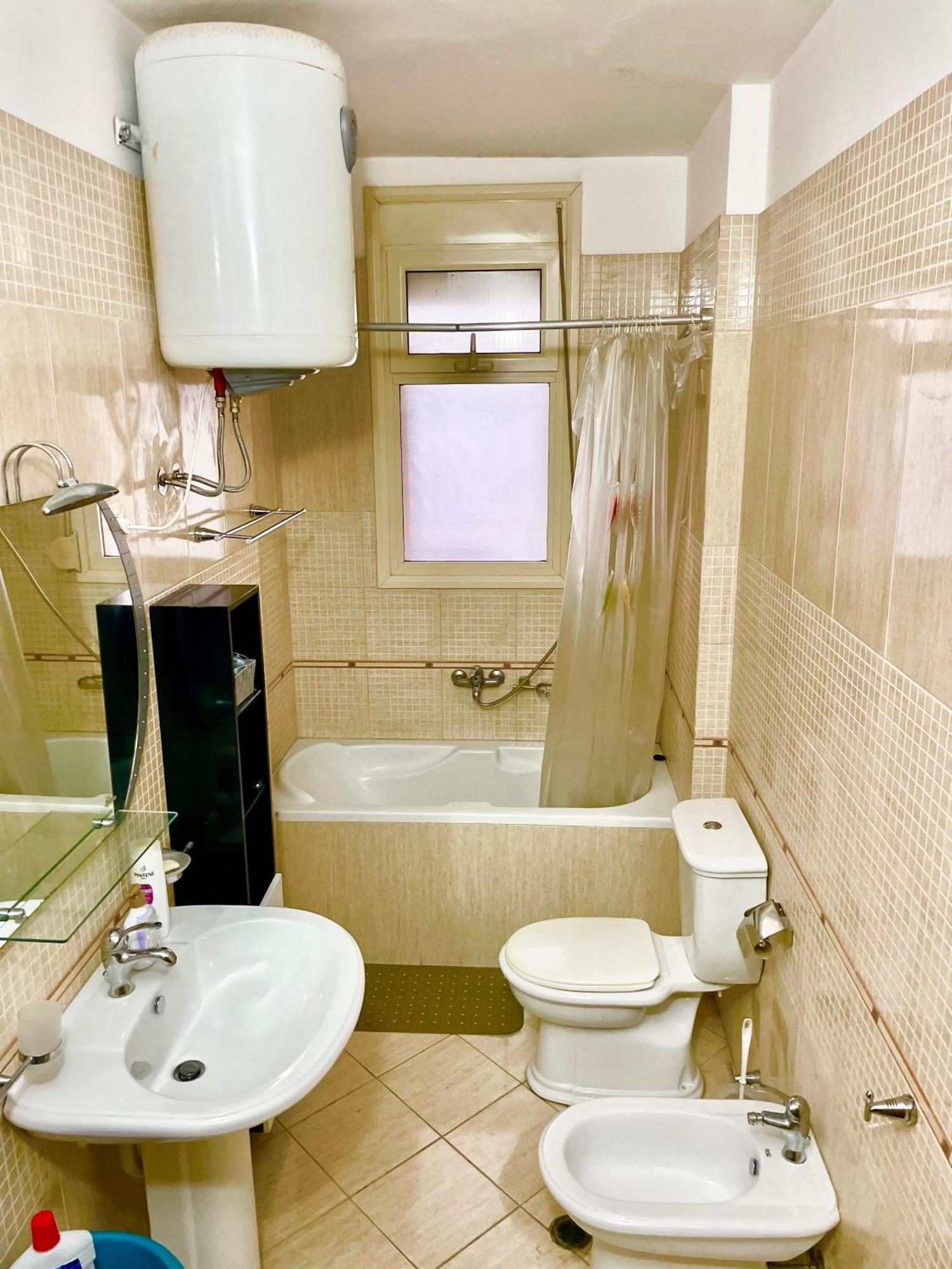 Seaside Stay-private Parking-prime Location Apartament